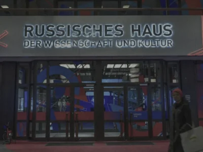 «Чемодан, вокзал, москва»: як Берлін вказав на двері найбільшому російському культурному центру