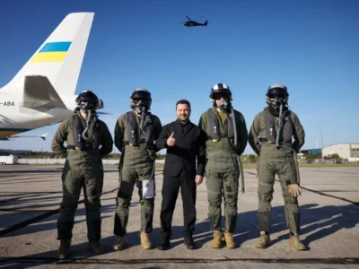 Президент зустрівся у Канаді з українськими пілотами, які готуються опанувати F-16 та Gripen