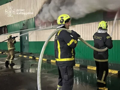 Ворог атакує Київщину третю добу поспіль: є загиблі, зруйновані підприємства та житлові будинки
