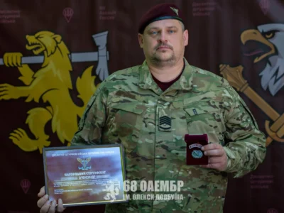 42 кинуті гранати, бій з-під крапельниці та виживання після удару FPV: історія бійця «Рембо»