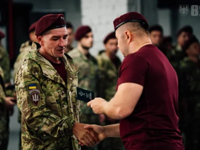 «Піднімаю погляд — за 15 метрів сидить ворог із сигаретою»: десантник «Калач» про свій перший день на позиціях