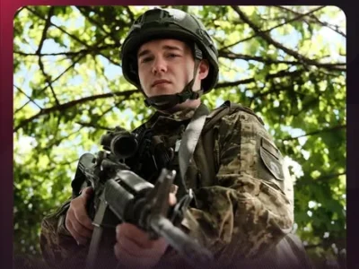 Ворог вискочив за 4 метри — «Карасу» вже чекав: перший бій 26-річного десантника