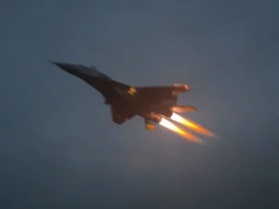 «Коли зорові орієнтири зникають»: видовищні кадри нічних польотів українських винищувачів