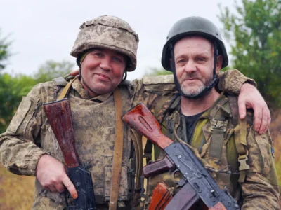 Два місяці під дронами — і нарешті дощ дорогою додому: «Жук» і «Шахтар» вийшли з позицій