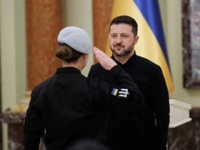 «Зухвалі, сміливі та завжди ефективні»: Володимир Зеленський відзначив воєнних розвідників державними нагородами