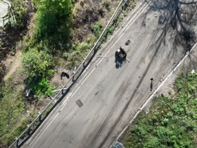 Міни на дорогах та FPV на дахах: «Хижак» показав ворожі пастки під Костянтинівкою