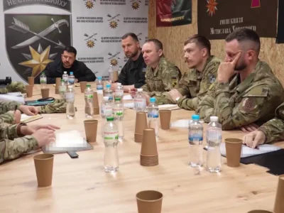 Командири підготують пропозиції щодо оплати служби воїнів на передовій — Володимир Зеленський