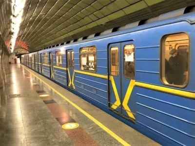 Рух метро під час жовтого рівня тривоги та мобільні укриття: що зміниться в Києві
