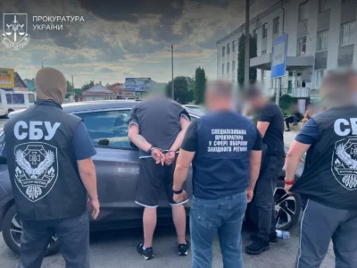 Обіцяли службу в тилу за гроші: на Прикарпатті та Хмельниччині викрили військових посадовців