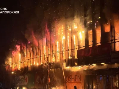 Ворог здійснив масовану атаку на Запоріжжя, є поранені та руйнування