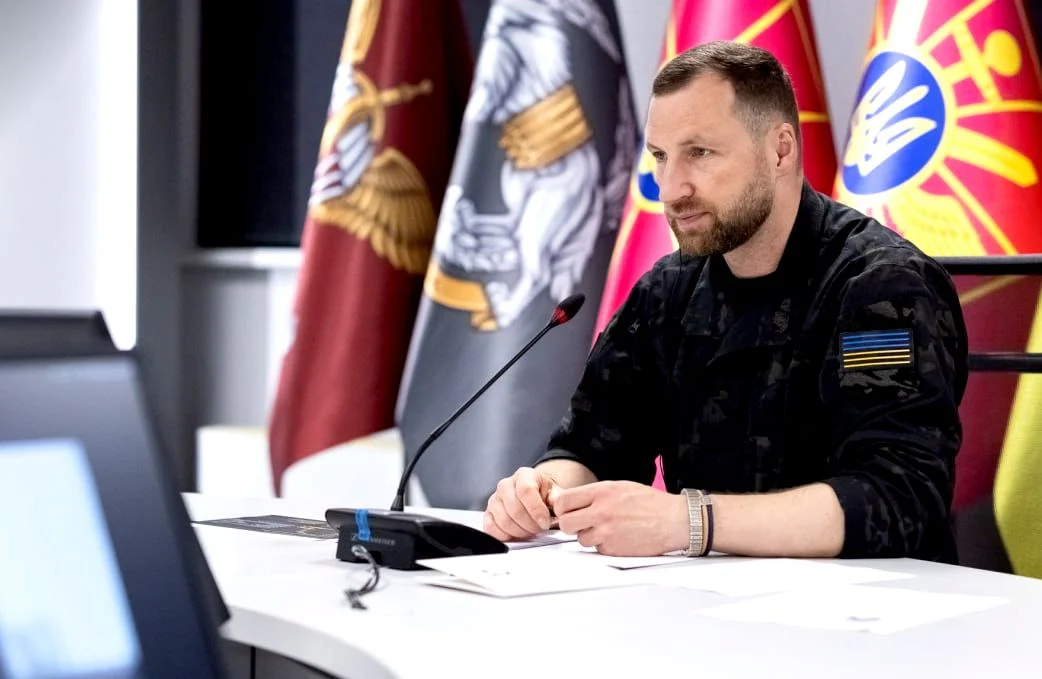 Боєприпаси для F-16 та систем IRIS-T: Євгеній Хмара провів розмову з Борисом Пісторіусом