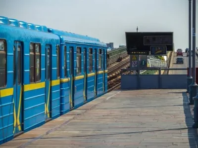 У Києві зменшили комендантську годину, а «зелена» гілка їздитиме через Дніпро у «жовту» тривогу