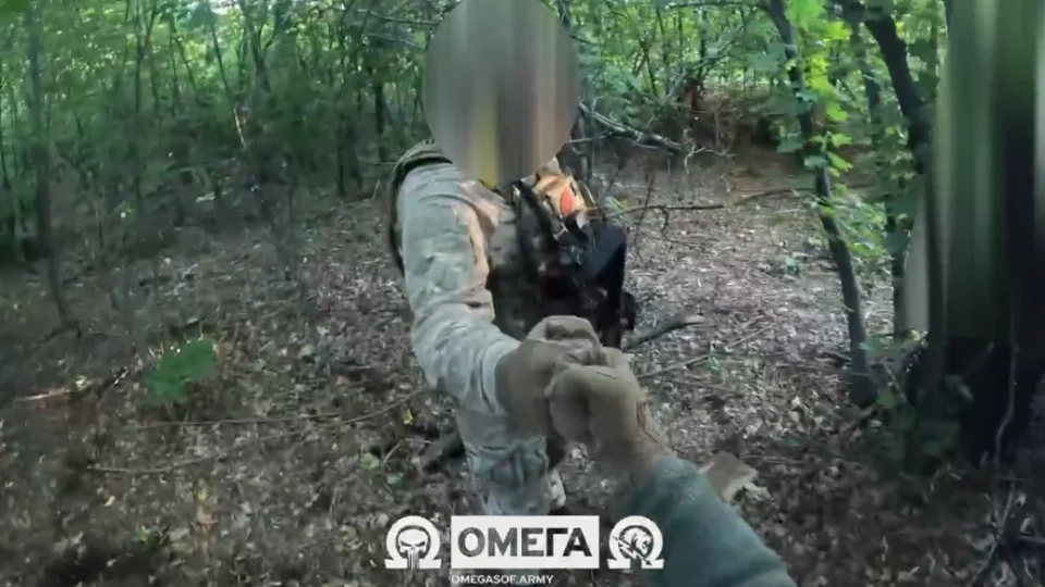Не просто взяв і полетів: дронарі «Омеги» показали свій побут, підготовку та ураження цілей 