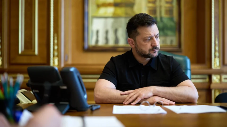 Володимир Зеленський і Дональд Туск обговорили оборонні потреби України на тлі посилення російських атак 
