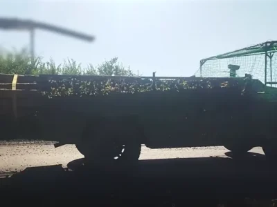 По тонні на кожного: два НРК доставили колоди для укріплення позицій