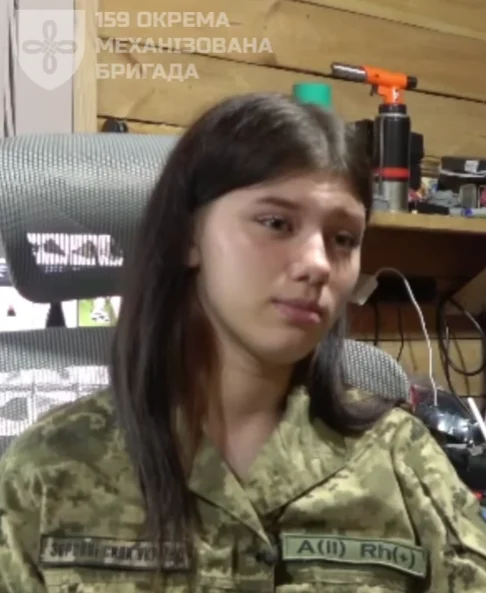 Робила сухпайки для ЗСУ — тепер вчиться літати на FPV: 18-річна «Джейн» долучилася до 159-ї бригади