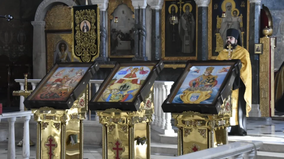 Божою поміччю та власною вірою: у Києво-Печерській лаврі освятили та передали три ікони підрозділам Збройних Сил України 