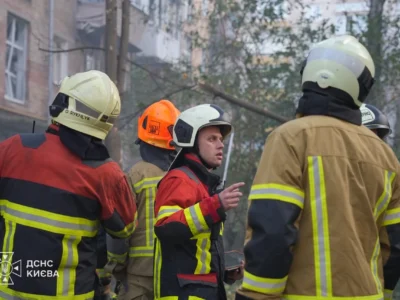 Ворог завдав удару по Святошинському району столиці: 8 людей постраждали