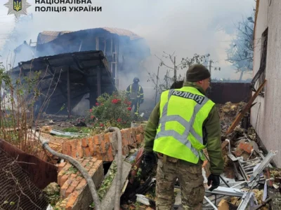 У Києві троє людей постраждали внаслідок атаки ворожих БПЛА
