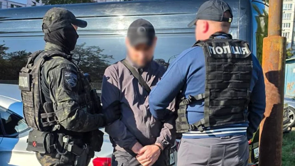 Співробітник автомийки обіцяв оформити інвалідність: у Києві викрито дві схеми заробітків на охочих ухилитися 