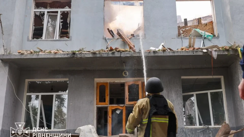 Уже 30 потерпілих: у Рівному завершили розбір завалів після російської атаки 